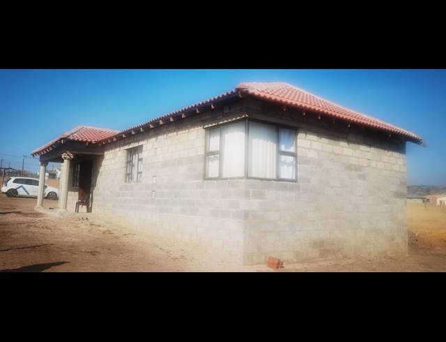 4 BEDROOM FREESTANDING FOR SALE IN MPOPHOMENI